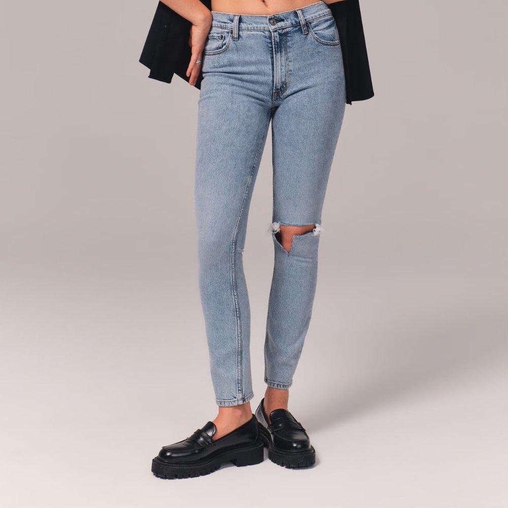 Abercrombie High Rise Skinny Jean Medium Wash Destroy